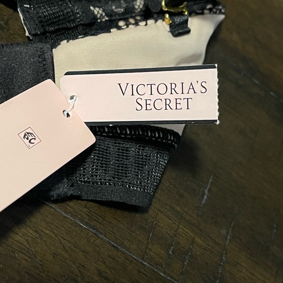 NWT VS VERY SEXY PUSH UP BRA - Picture 6 of 7